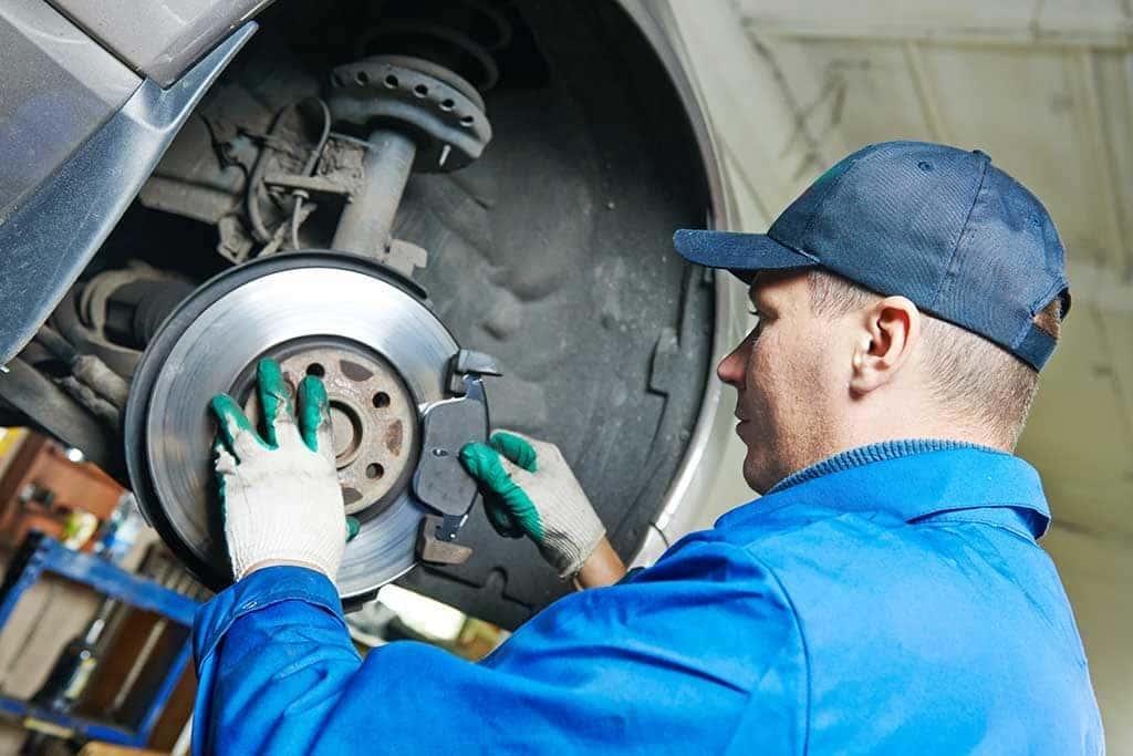 5 Signs Your Car Needs New Brake Pads
